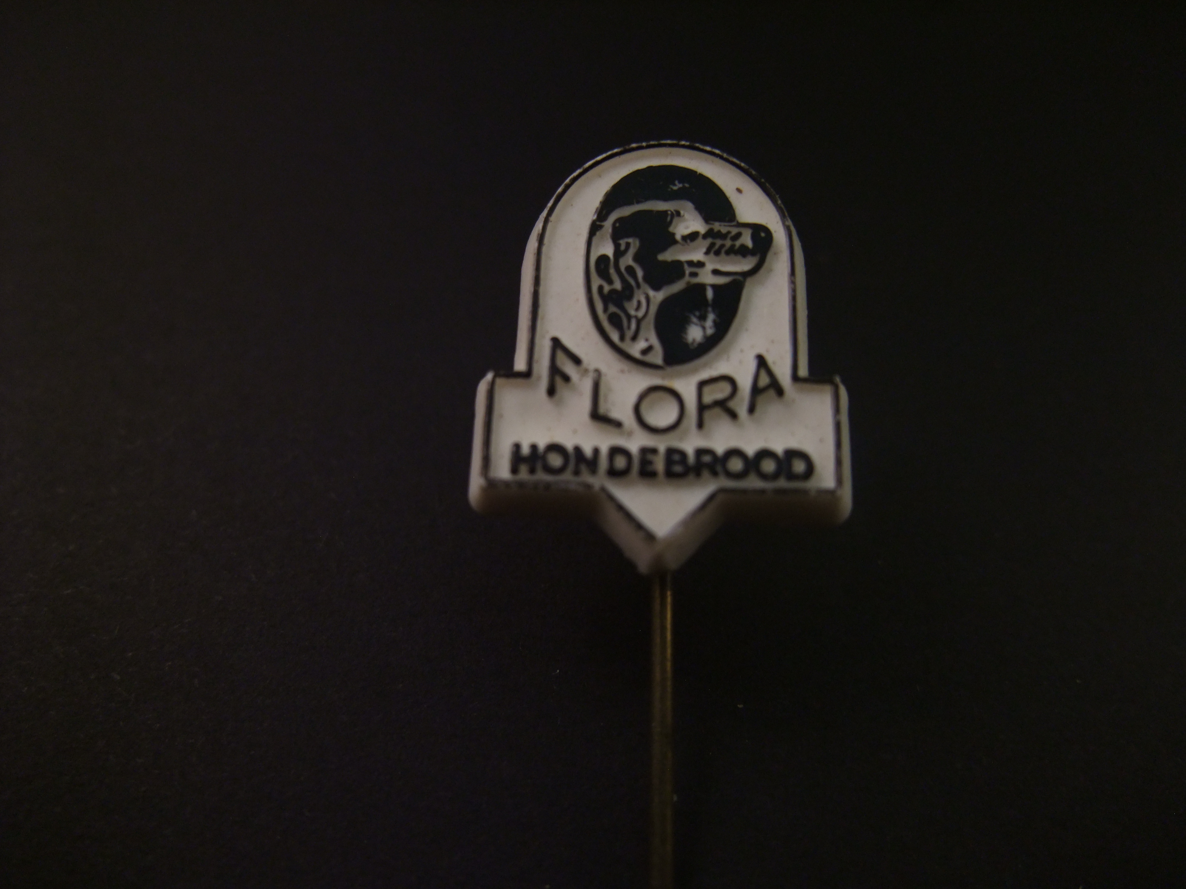 Flora hondenbrood (Dogcakesfabriek in Dordrecht)